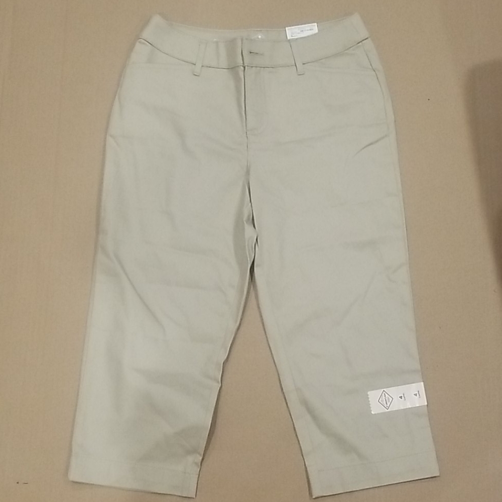 St. John's Bay Mid rise capris